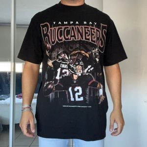 2022 Tom Brady / Tampa Bay Buccaneers  T shirt size large